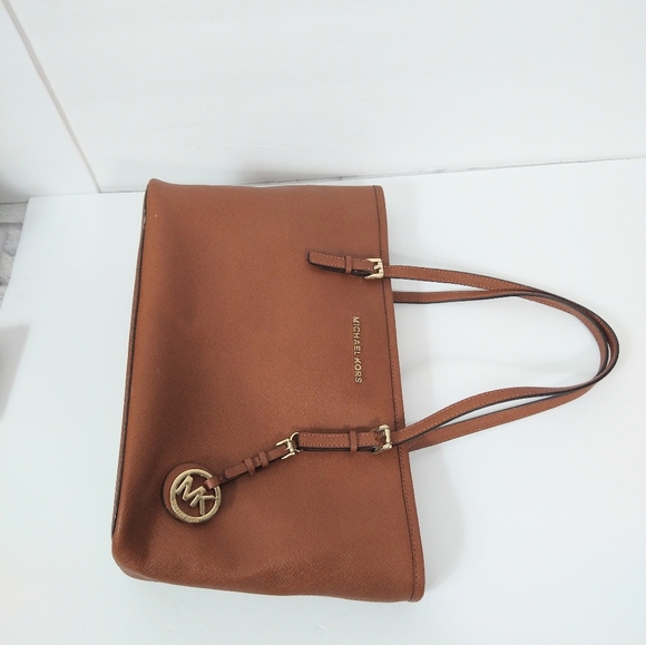 Michael Kors tan ,camel safiano leather tote bag - Picture 12 of 12